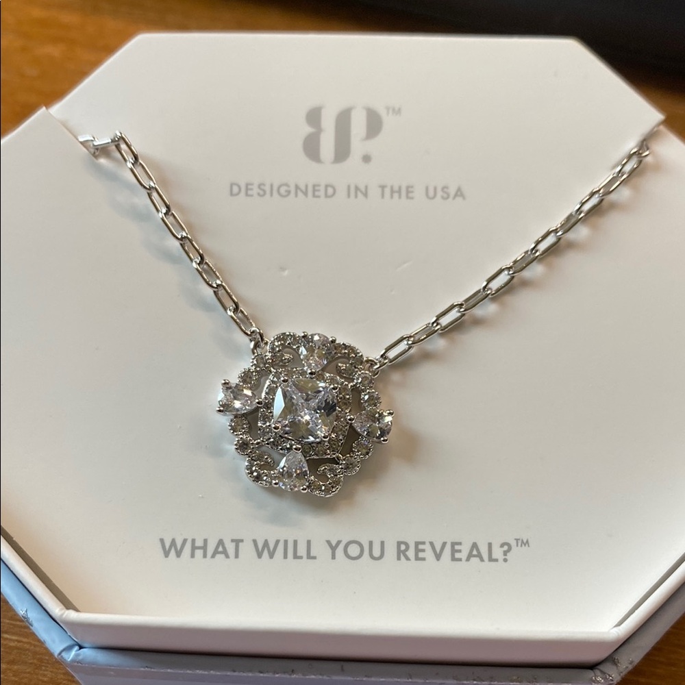 BP Silver Necklace with Delicate Link Design and Sparkling Stones